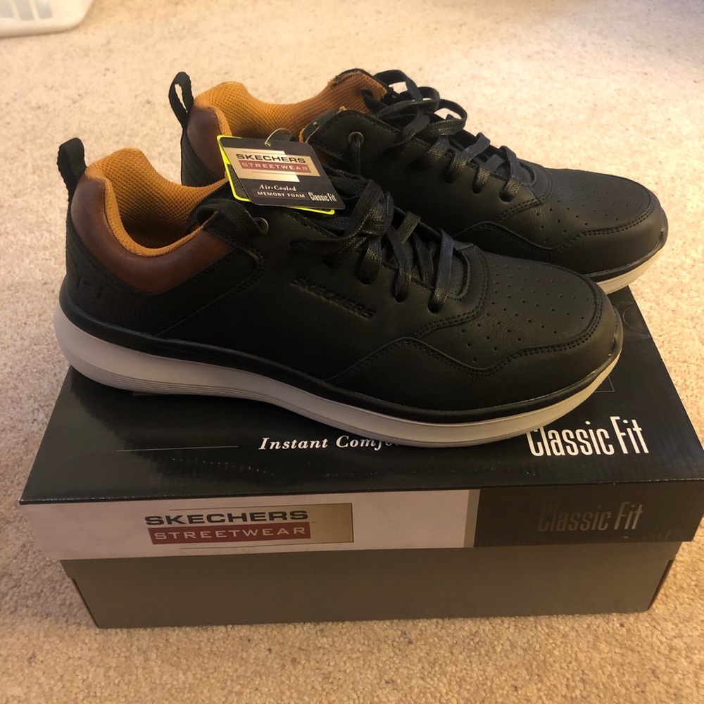 NWT Sketchers Men’s Size 11